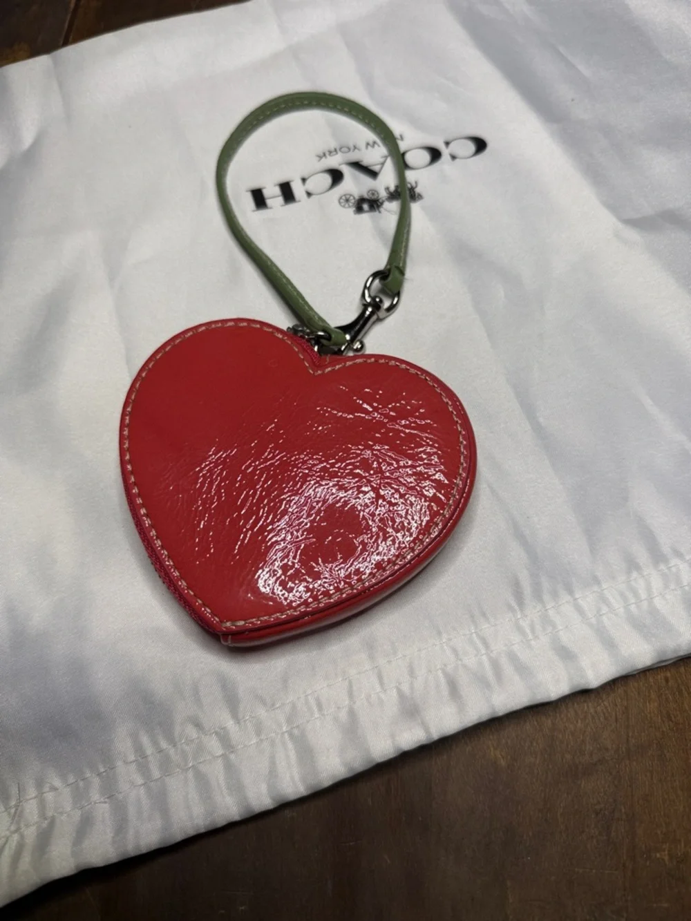 Coach Strawberry Wristlet Coin Purse Nickle Hardware, Green Leaf & key ring - Picture 5 of 7